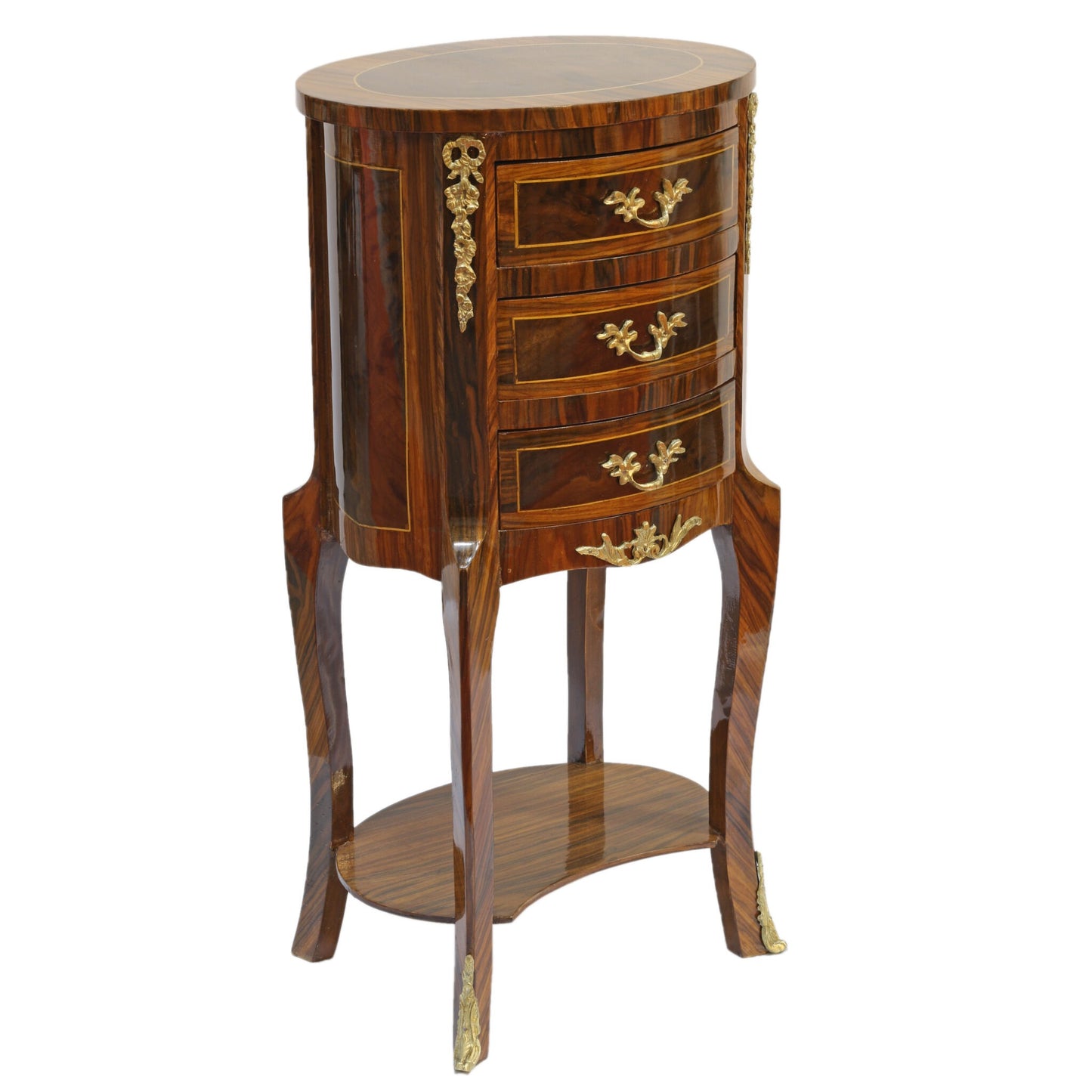 "Luxe barok ladekastje - Met zijn weelderige afwerking en verfijnde details, biedt dit ladekastje een unieke mix van functionaliteit en schoonheid."