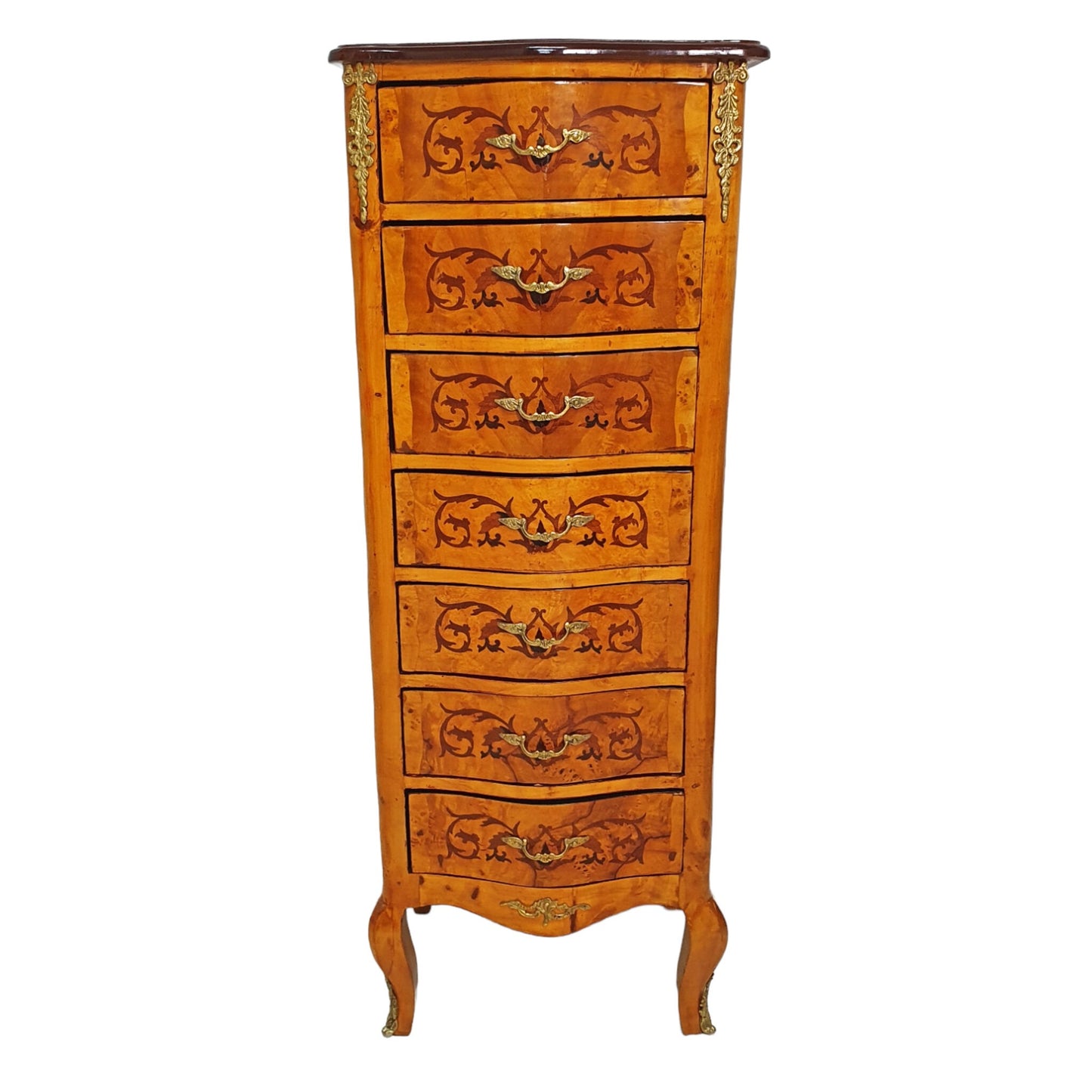"Luxe barokke ladekast - Met zijn imposante formaat en weelderige afwerking, straalt deze ladekast een gevoel van luxe en elegantie uit, perfect voor een vorstelijk interieur."