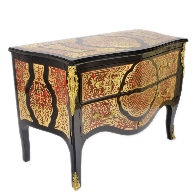 "Boulle commode - Een prachtig meubelstuk geïnspireerd door de verfijnde Boulle-techniek, met inlegwerk van schildpad en messing, een tijdloze toevoeging aan elke ruimte."