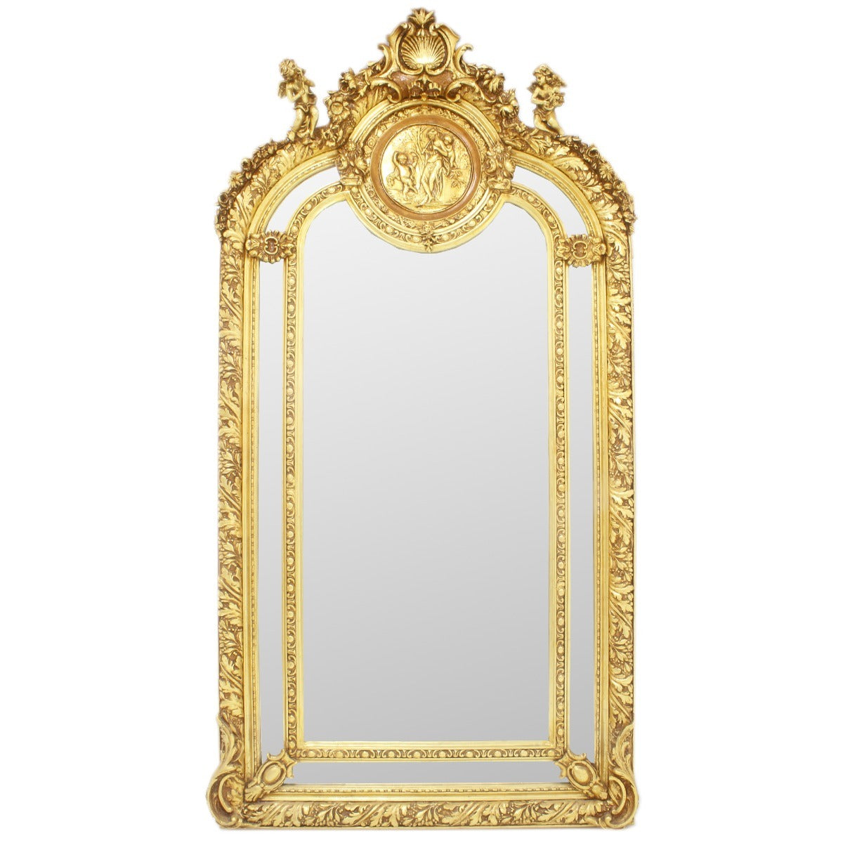 "Grote Barokke Muurspiegel met Ornamenten - Een Majestueus Statementstuk voor Jouw Interieur, Perfect in Evenwicht Tussen Kunst en Functionaliteit."