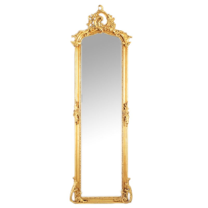 "Barok Stijl Staande Passpiegel - Handgemaakt Juweel van Houtsnijwerk met Delicate Gouden Versieringen, Voegt Tijdloze Elegantie Toe aan Jouw Kledingruimte."