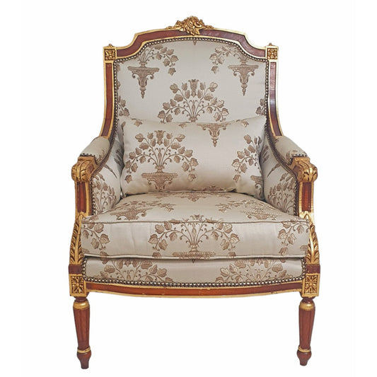 "Verfijnde Barok Fauteuil - Met zijn sublieme houtsnijwerk en weelderige stoffering, biedt deze fauteuil een unieke combinatie van comfort en stijl."