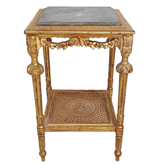 "Gouden barok bijzettafel - Een schitterend meubelstuk met weelderig goudkleurig houtsnijwerk, brengt een vorstelijke uitstraling in elke ruimte."