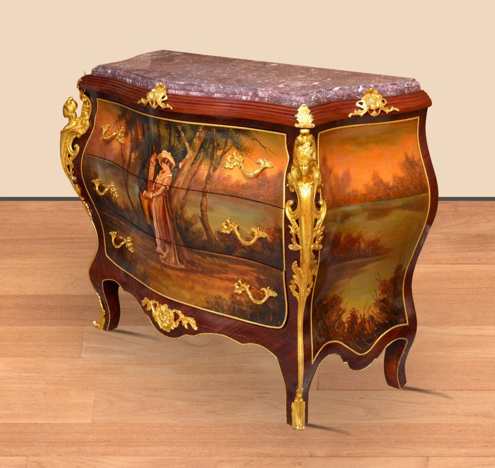 "Barokke commode met vergulde details - Bewonder de prachtige vergulde ornamenten die deze commode verheffen tot een waar kunstwerk, perfect voor een glamoureuze inrichting."