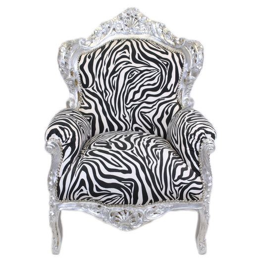 "Grote Barokke Fauteuil - Met zijn majestueuze afmetingen en weelderige bekleding, brengt deze fauteuil een gevoel van koninklijke pracht en praal in jouw woonruimte."