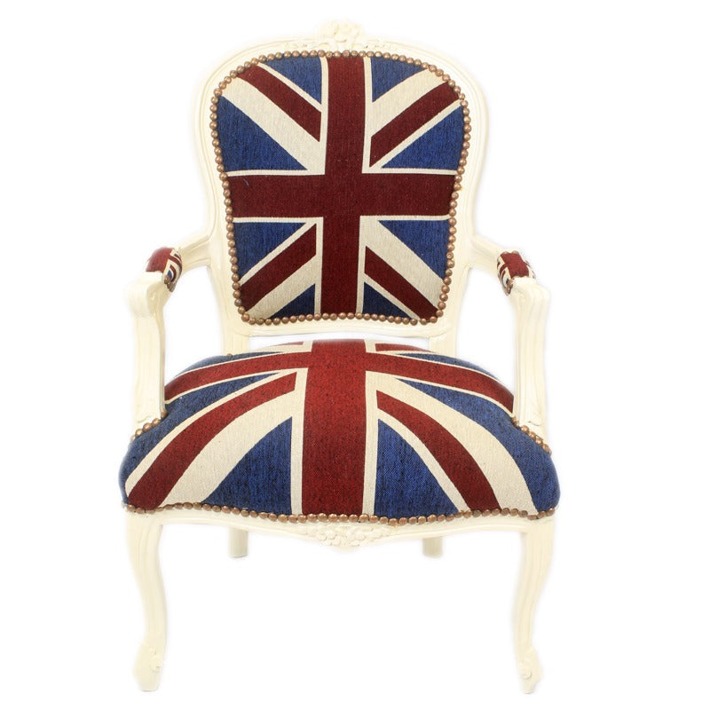 "Handgesneden Barok Stoel met Creme Houtsnijwerk en Union Jack Bekleding - Luxueus en Elegant Meubelstuk voor Klassiek Interieur."