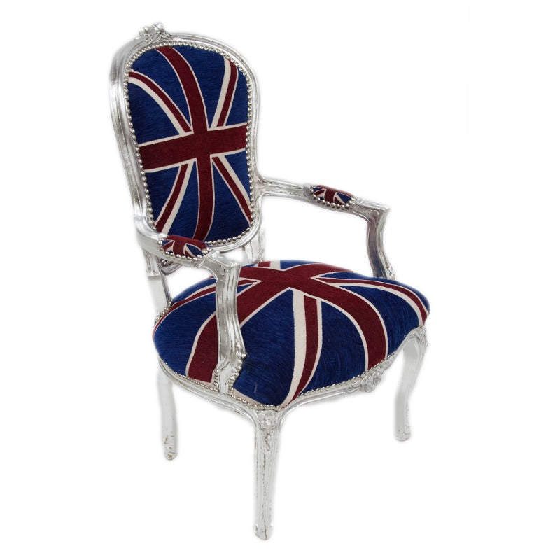 "Handgesneden Barok Stoel met Zilver Houtsnijwerk en Union Jack Bekleding - Luxueus en Elegant Meubelstuk voor Klassiek Interieur."